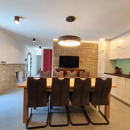 - Private Oasis With Pool Vila Brgudac