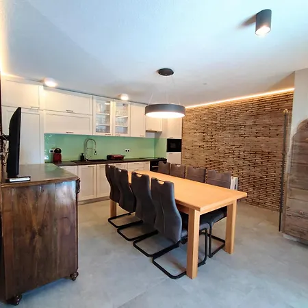 - Private Oasis With Pool Vila