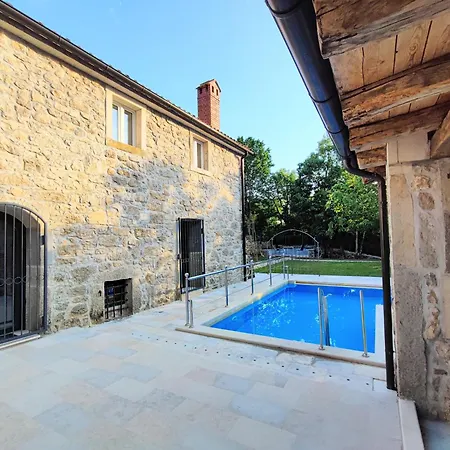 Villa - Private Oasis With Pool *