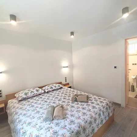 - Private Oasis With Pool Villa Brgudac