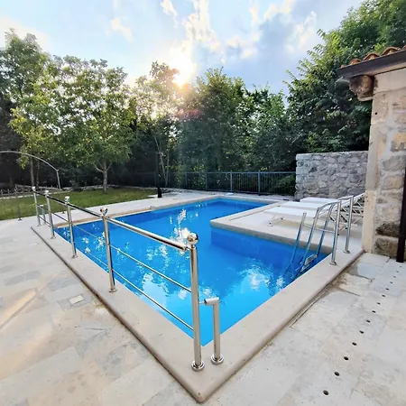 Vila - Private Oasis With Pool
